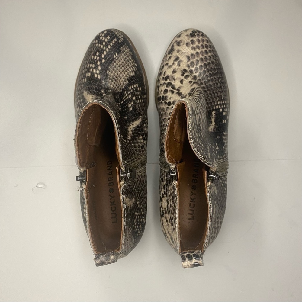 Lucky Brand Basel Almond Toe Ankle Booties Zip Avorio Snake Print size 6 - Picture 6 of 8